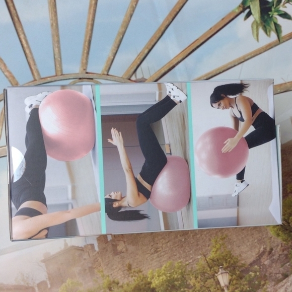 Lomi FITNESS NWT Stability Ball for Core Strengthening 25" Diam. with Pu… - Picture 2 of 5